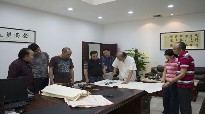 张剑岑先生为激情AV青青草陶题词“厚道”、“今生今世 激情AV青青草陶”