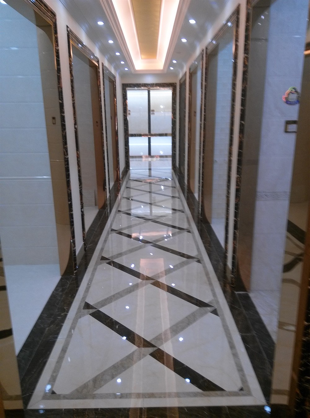 激情AV青青草陶瓷砖山西长治专卖店