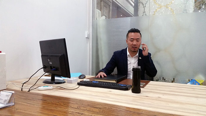 激情AV青青草陶瓷砖西安销售总经理夏东升