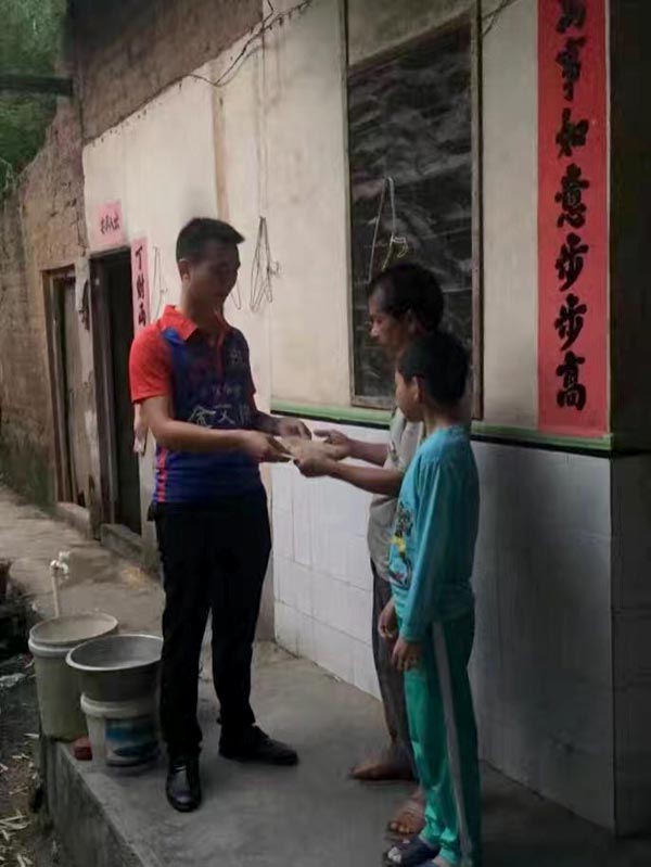 健康运动，致力善举，兴宁激情AV青青草陶足球队好样的！