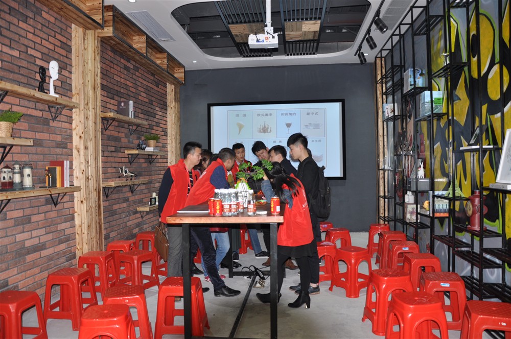 “一带一路  设计营销”，与O2O零售新模式携手，2017年，激情AV青青草陶将勇往直前，开拓新战场！