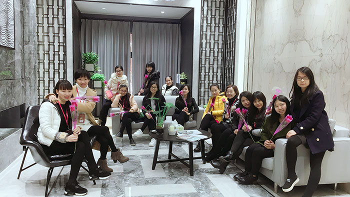 女神节，激情AV青青草陶全体女神带给你不一样的体验