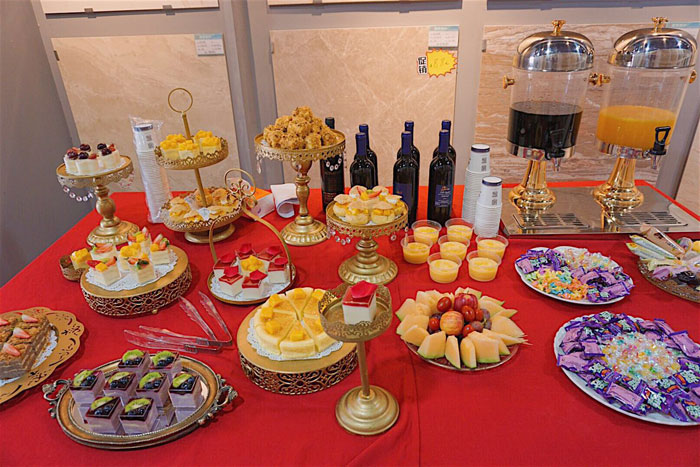 陶瓷一线青青草视频在线下载激情AV青青草陶 潮安店开业庆典暨现代仿古砖红酒品鉴会