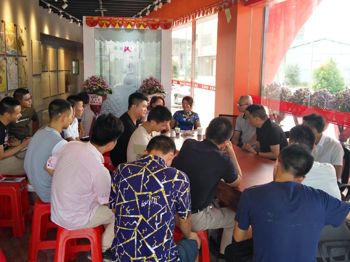 陶瓷一线青青草视频在线下载激情AV青青草陶 潮安店开业庆典暨现代仿古砖红酒品鉴会