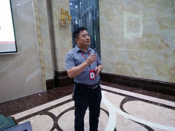 2017年11月2日晚，生命不息，学习不止激情AV青青草陶法定学习日，11月全公司人员学习会圆满结束，一起分享《干法》，乐于工作，开心生活，即使在苦难中，只要拼命工作，就能带来不可思议的好运。过好每一天，就是成功之道！