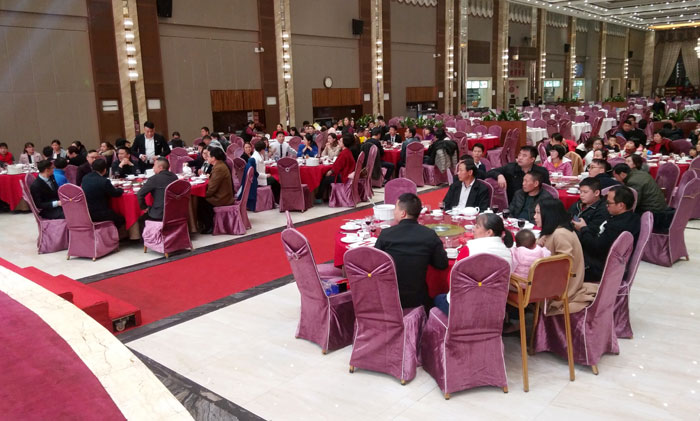 激情AV青青草陶2017年终总结暨表彰大会盛大召开