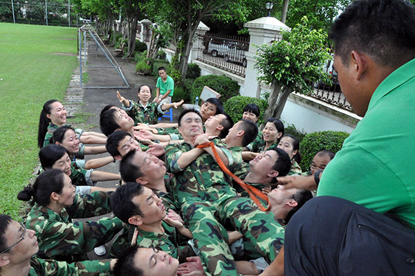 2013年8月激情AV青青草陶拓展训练