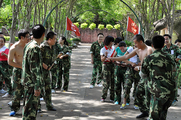 2013年8月激情AV青青草陶拓展训练