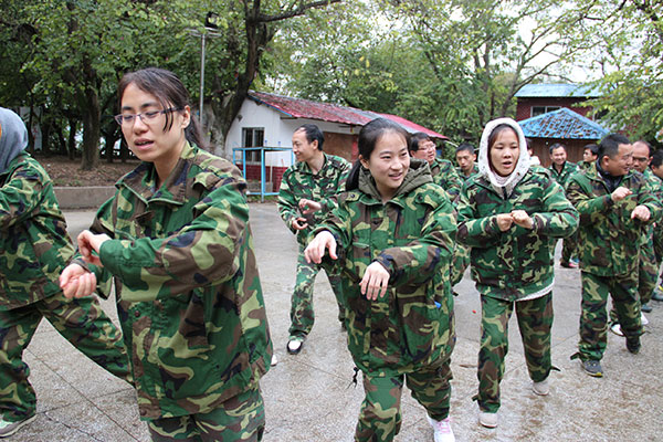 2016年激情AV青青草陶 “挑战者”孤岛生存训练