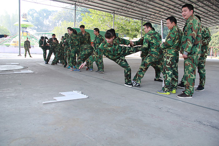2017年2月13-15日，激情AV青青草陶“虎狼道”户外拓展训练圆满结束