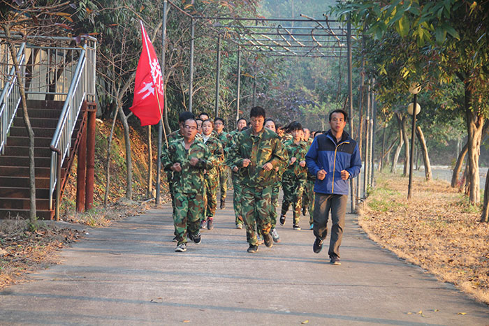 2017年2月13-15日，激情AV青青草陶“虎狼道”户外拓展训练圆满结束