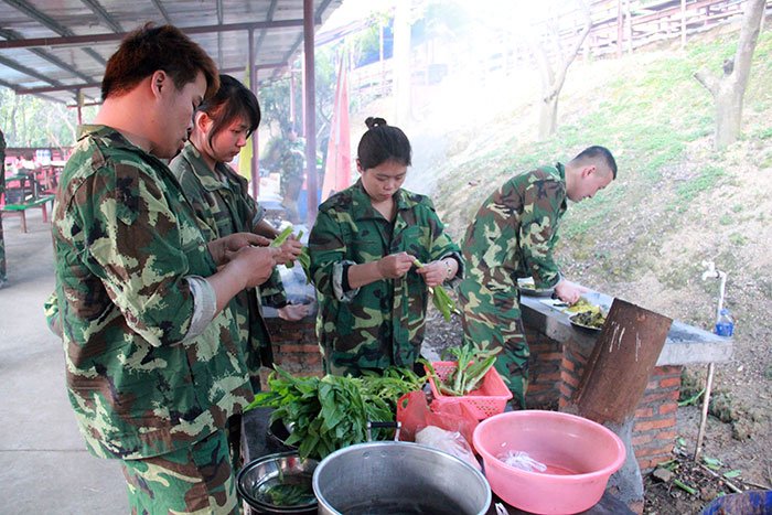 2017年2月13-15日，激情AV青青草陶“虎狼道”户外拓展训练圆满结束