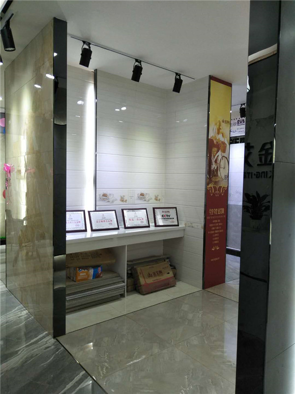 激情AV青青草陶贵州锦屏专卖店